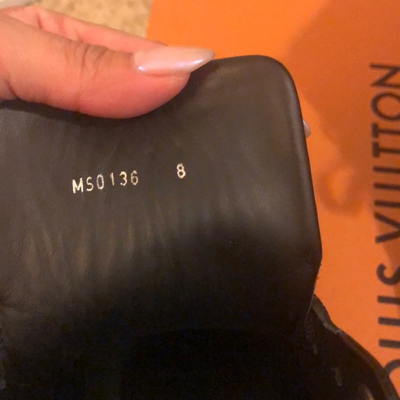 Louis Vuitton sneakers - Picture 7 of 8